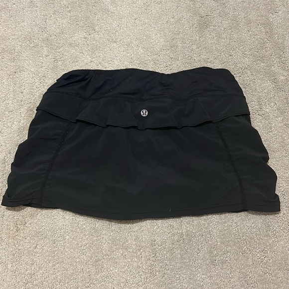 Lululemon black skirt - EUC - no tag but size XS - Picture 2 of 3